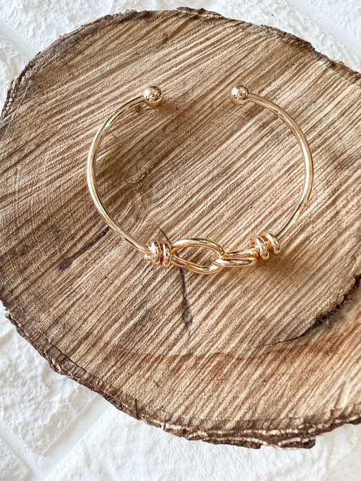 INIFNITY LOOP CUFF BRACELET