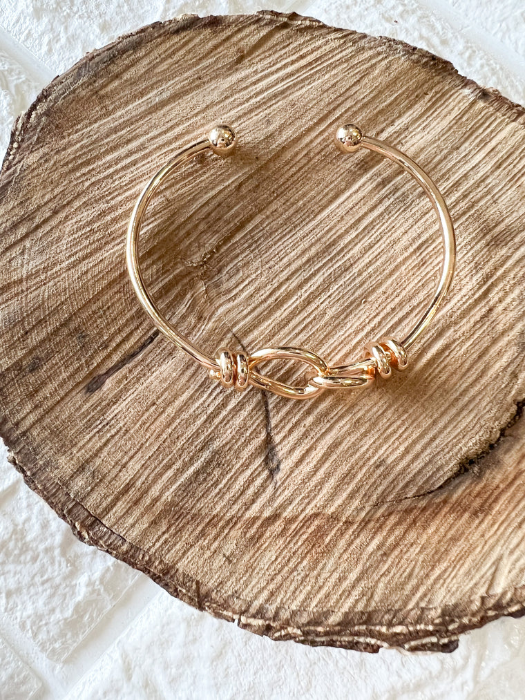 INIFNITY LOOP CUFF BRACELET