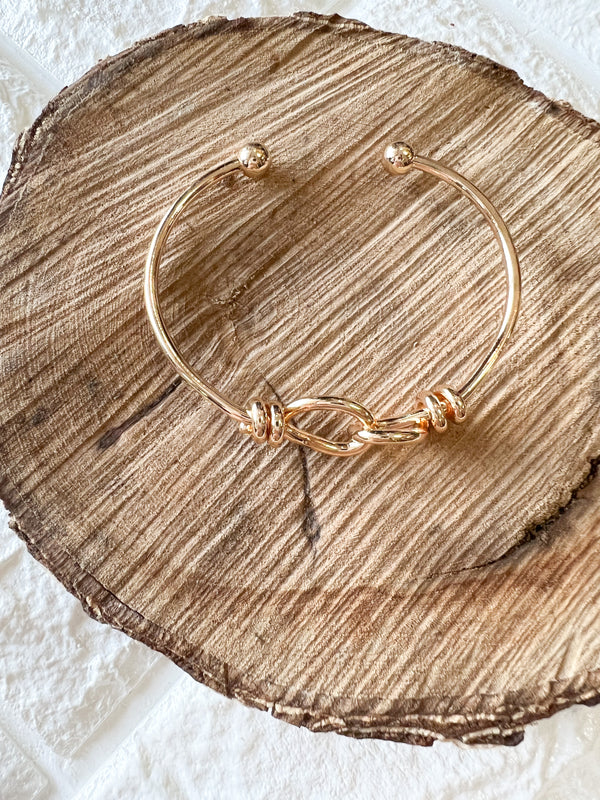 INIFNITY LOOP CUFF BRACELET