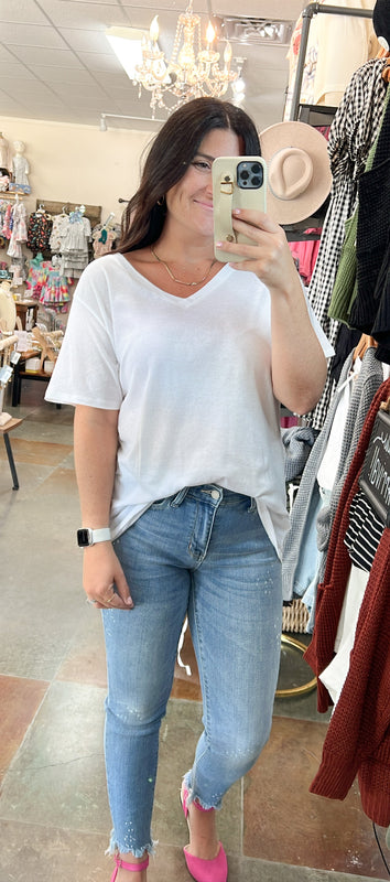 CLASSIC V NECK TEE