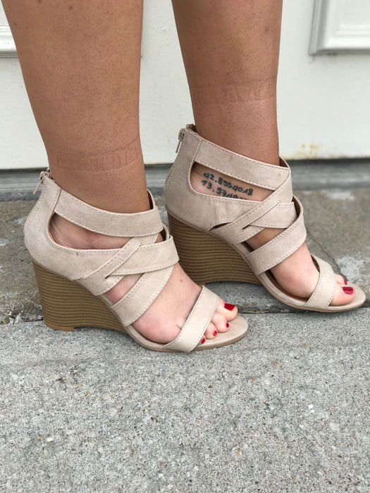 BRODY STRAPPY WEDGE