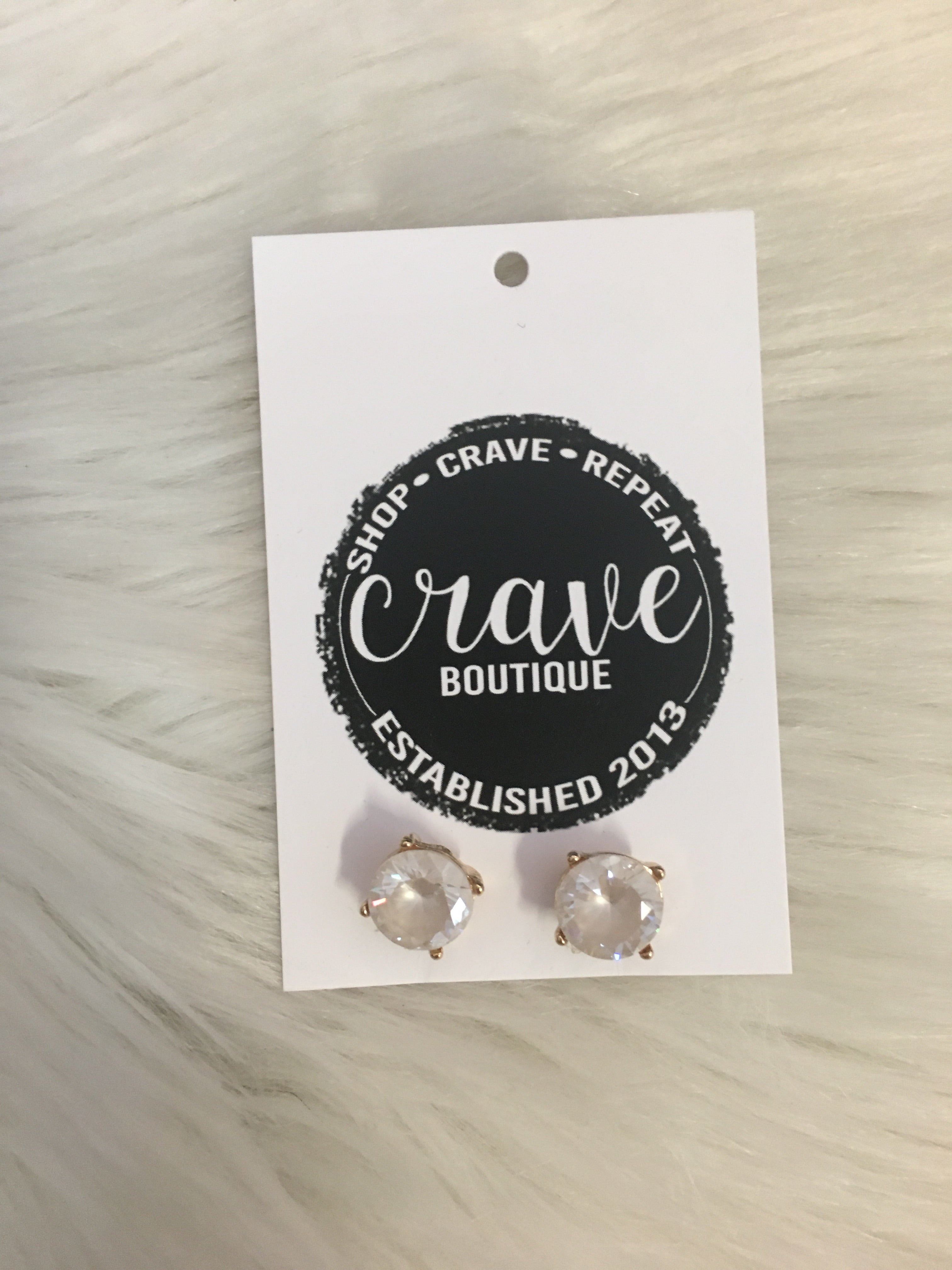 HEPBURN ROUND STUD EARRING